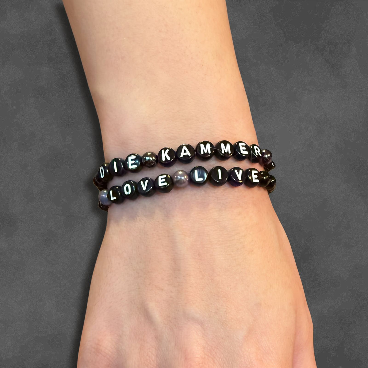 Letter Bead Armband - Die Kammer: Love. Live.